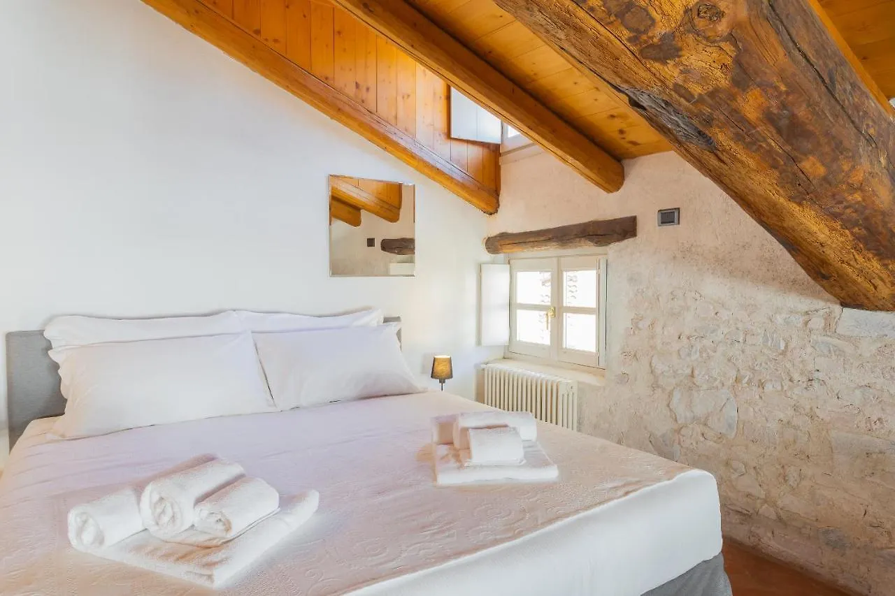 Apartment Antiche Mura Como By Rent All Como