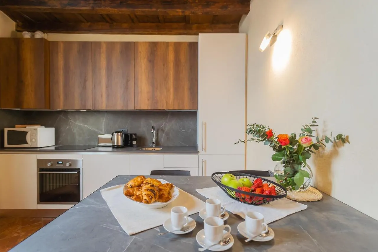 Apartment Antiche Mura Como By Rent All Como Italy